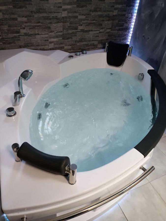Honey Apartment Лендава Экстерьер фото