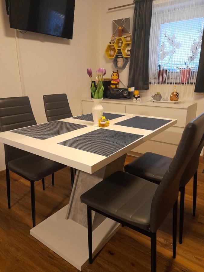 Honey Apartment Лендава Экстерьер фото