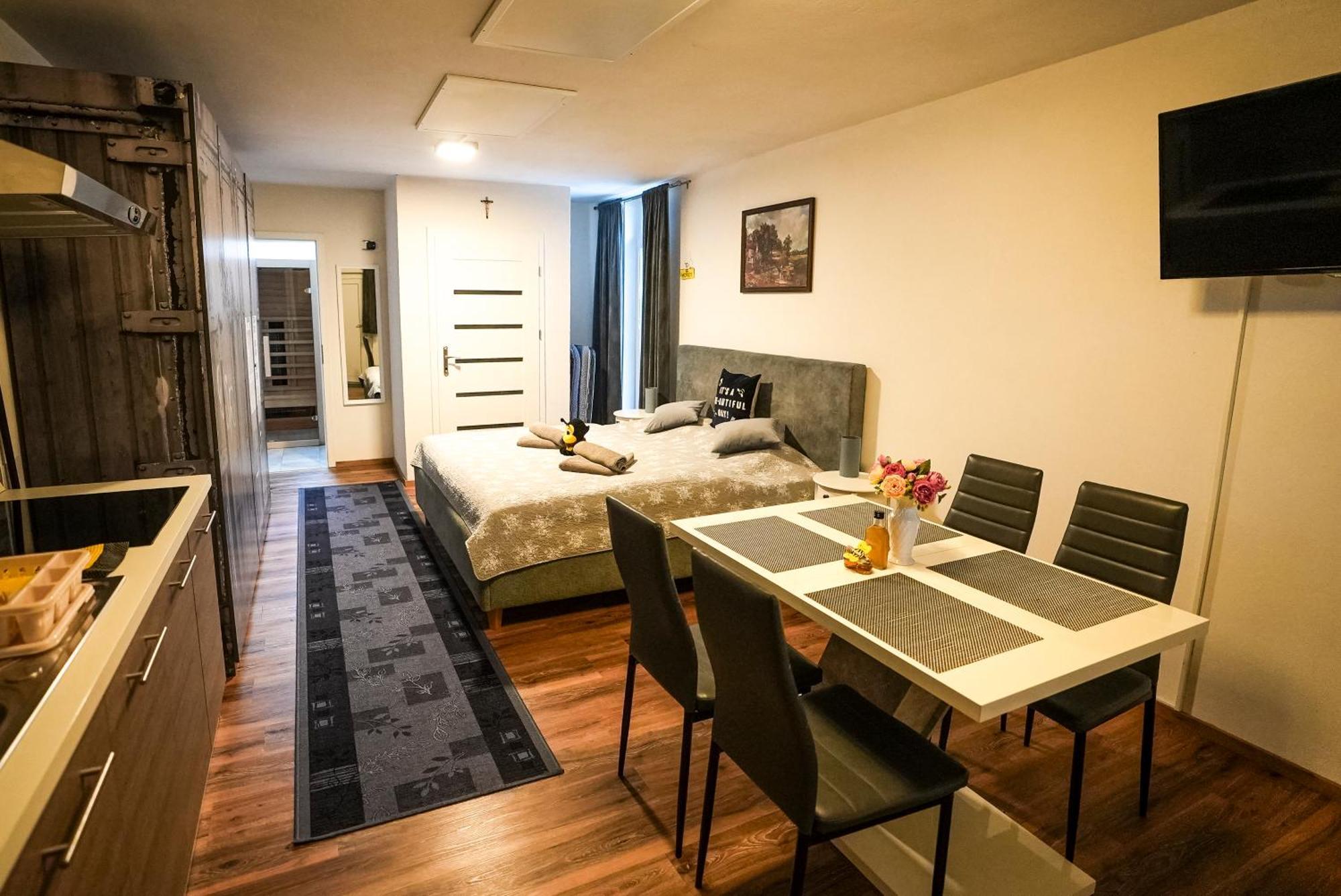 Honey Apartment Лендава Экстерьер фото